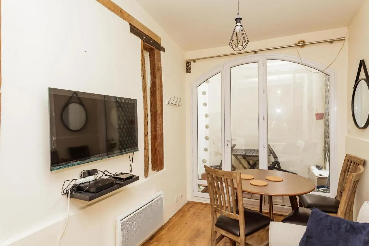 Charming With Terrace In The Heart Of The 17Th Apartment Paris